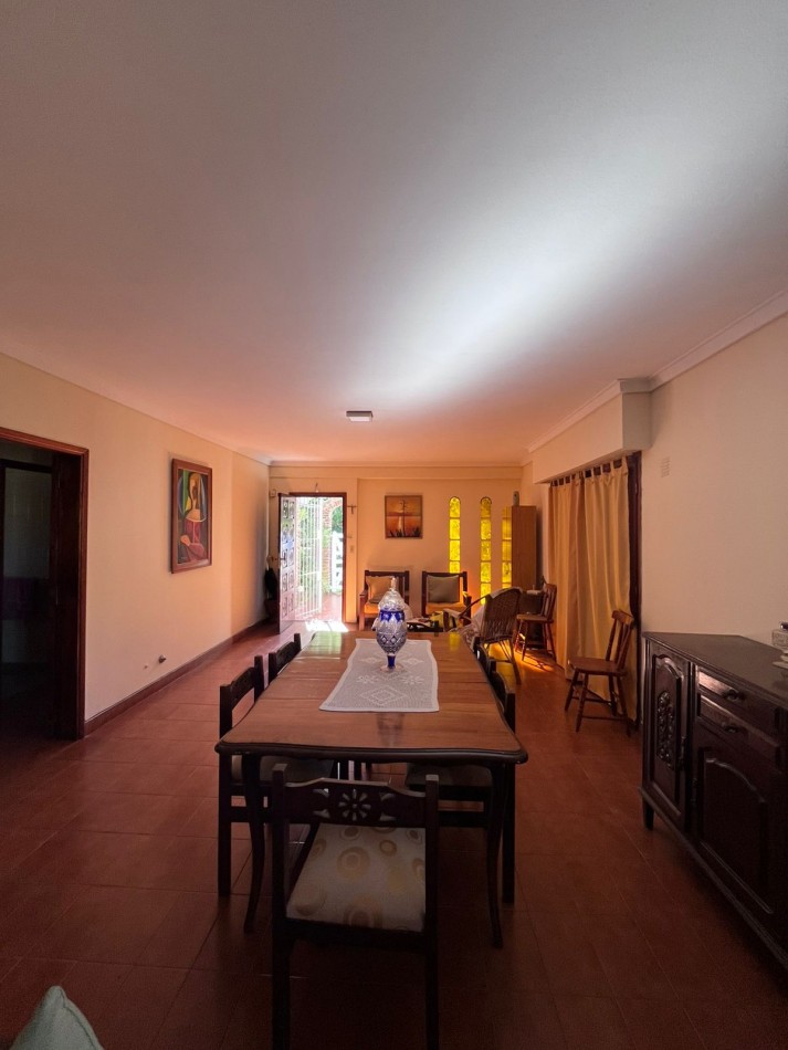 CHALET EN 2 PLANTAS Y CON DOS LOTES.