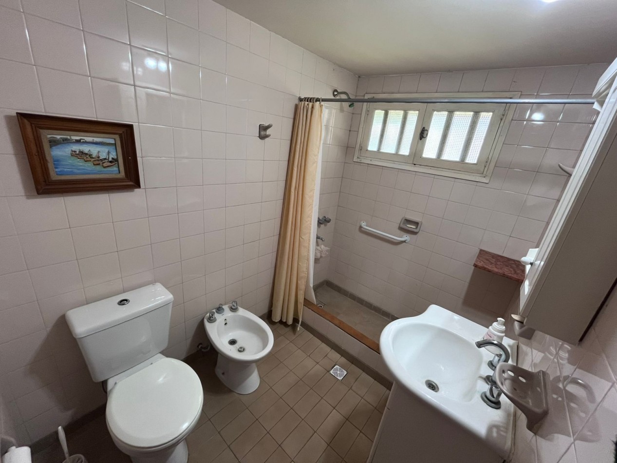 CHALET EN 2 PLANTAS Y CON DOS LOTES.