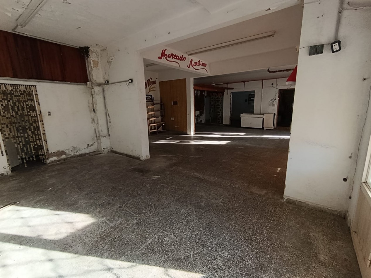 Centro comercial de 3 locales y 3 departamentos a 100 metros de la playa y balneario Honu Beach