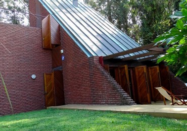 ORIGINAL CHALET EN EL BOSQUE DE PERALTA RAMOS